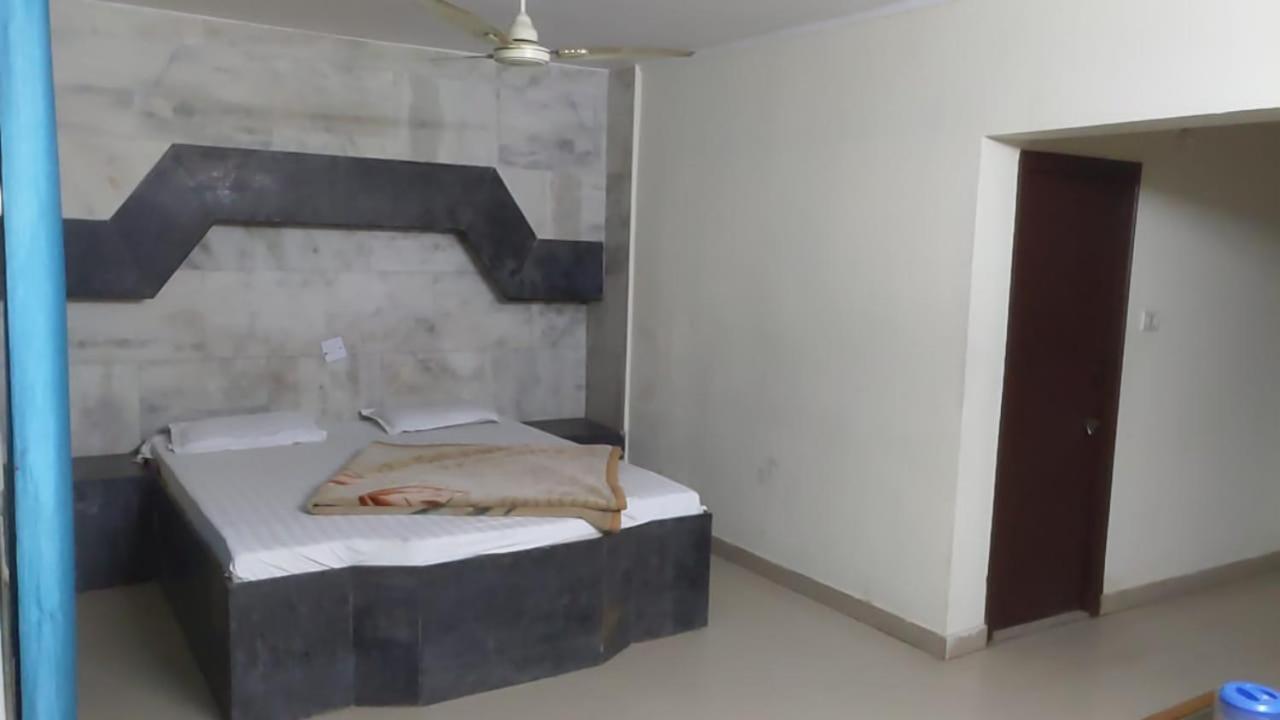 הרידוואר Hotel Raj Deluxe מראה חיצוני תמונה